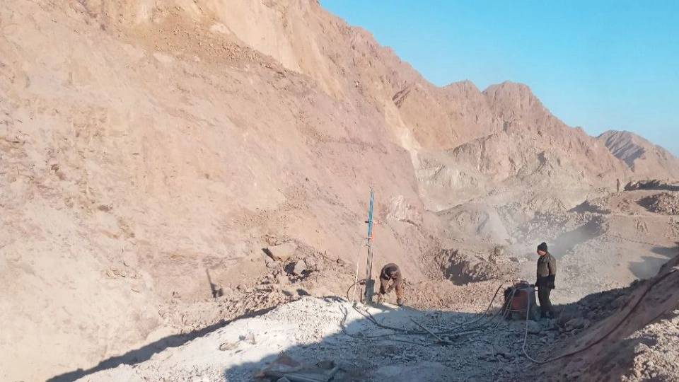 مختصری از شرح فعایتهای معدنی شرکت رویان واثق شرق